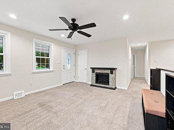 5th image of 2386 2nd Ave
