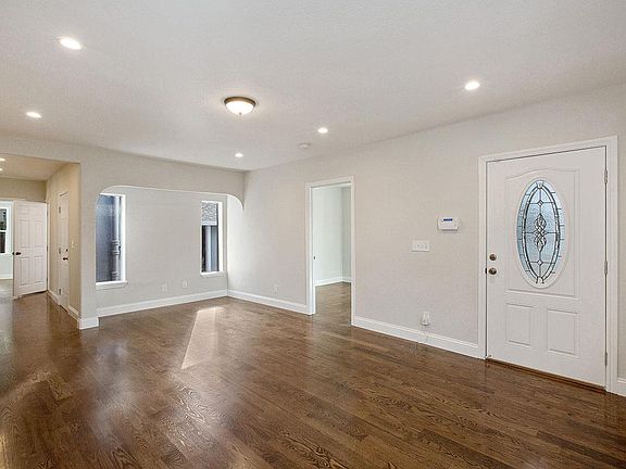 2nd image of 250 14th St