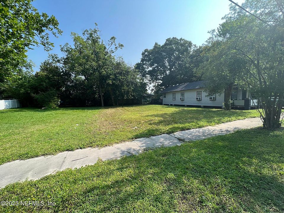 1st image of 1339 W 18TH Street