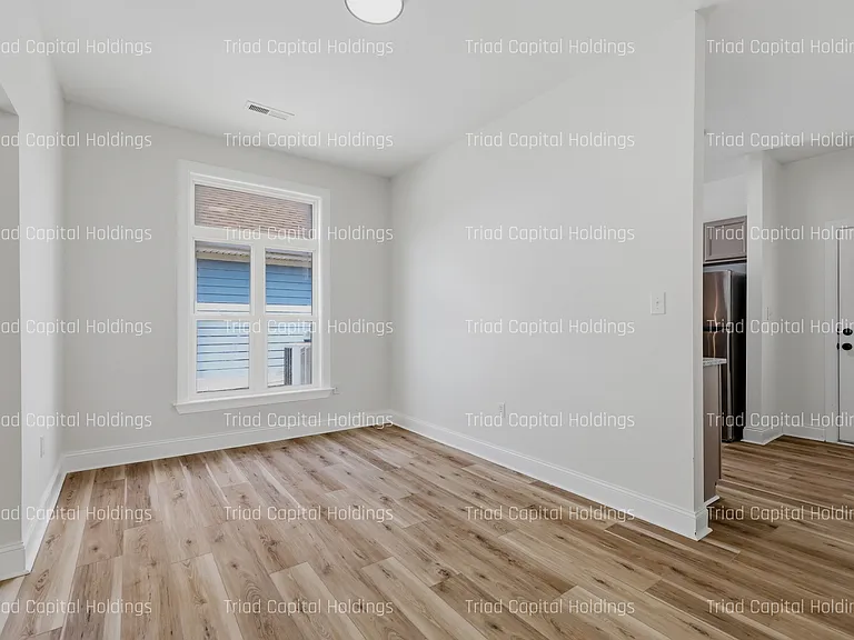905 Meares St — Photo 11