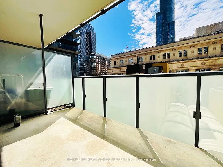 15 Grenville St #511 — Photo 16