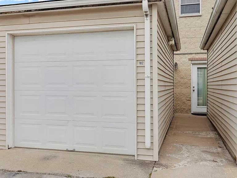 8915 Burlington Ave #102 — Photo 14