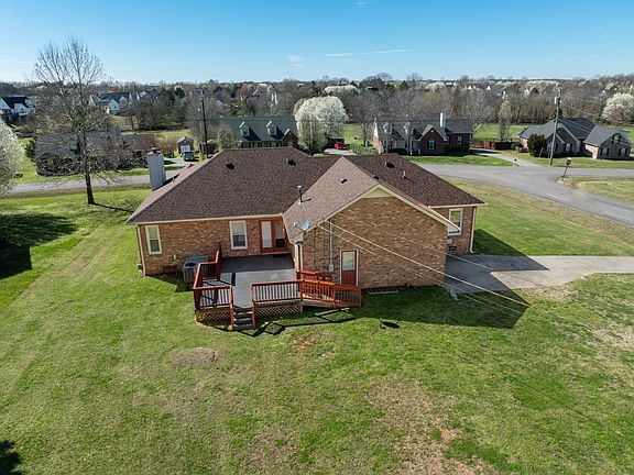 3rd image of 3442 Lakebrook Dr