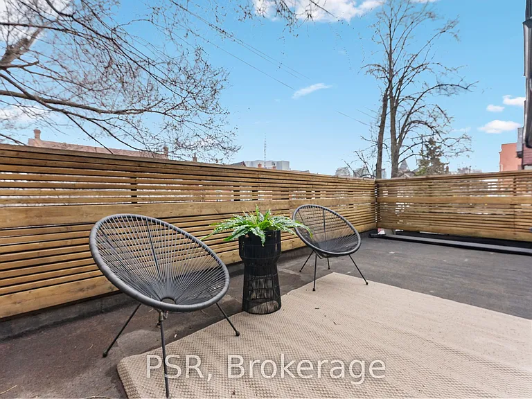 126 Dovercourt Rd — Photo 21