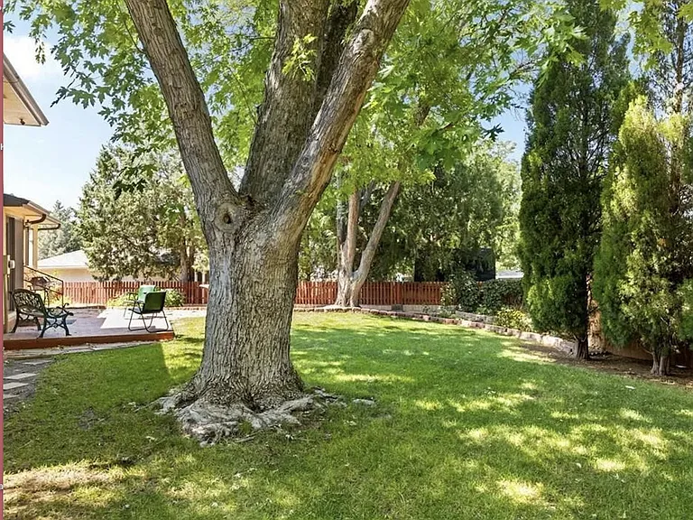 11 Heaton Pl — Photo 9