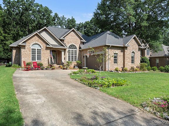 3rd image of 7012 Waggoners Glen Ln