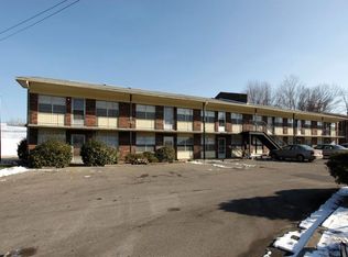 820 Glen Hollow Dr, Louisville, KY 40214