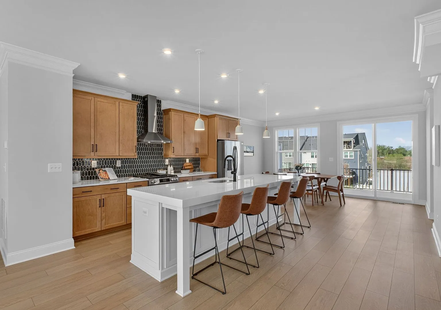 Brand New Grove at Brookhill Townhome with Modern Finishes & Garage — Photo 2
