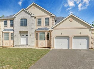 7 Saveria Ct, Howell, NJ 07731