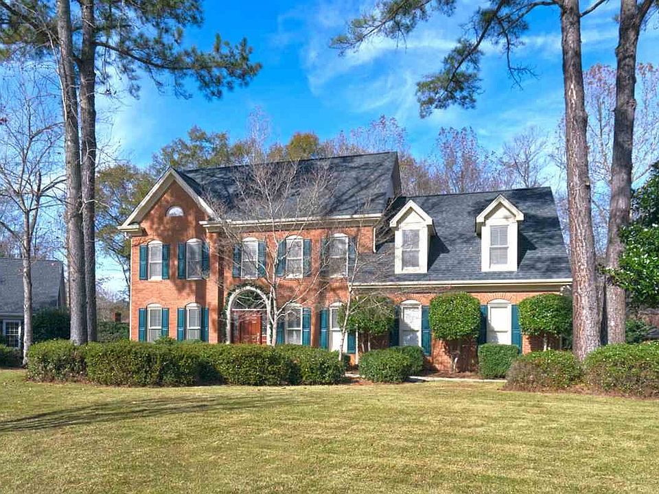 Desired cul-de-sac street in sought after neighborhood!