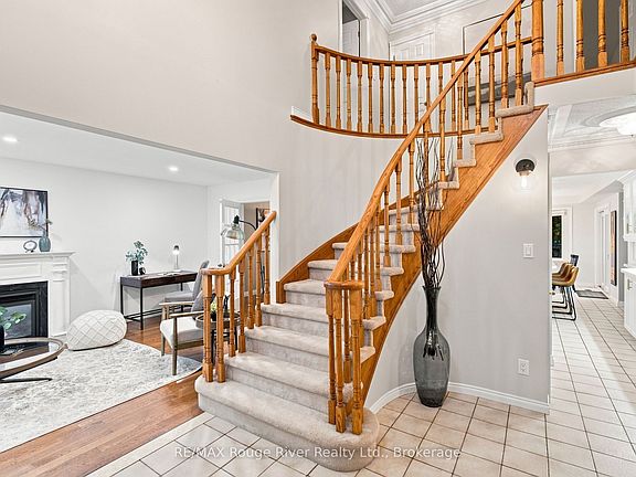 3rd image of 7 Lyndhurst Cres