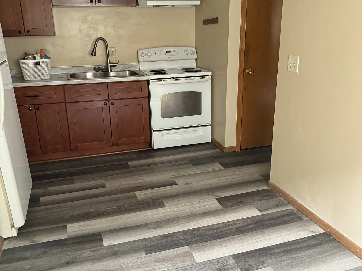 480 West Pullman Avenue - 6 — Photo 2