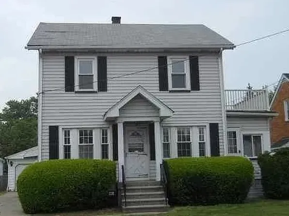 20301 Ball Ave, Euclid, OH 44123
