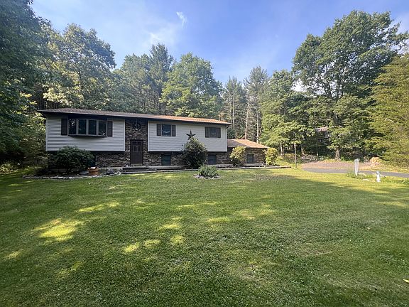 Spacious front yard