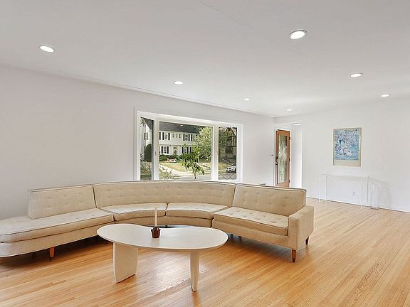 5th image of 3939 Xerxes Ave S