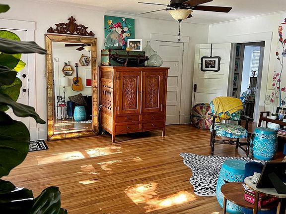 Family room to hallway