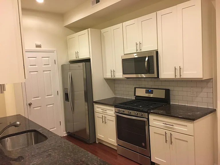 2408 E York St #2 — Photo 3