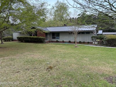 1000 Pine Street, Lake Waccamaw, NC, 28450
