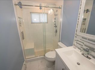 27 Marilyn Ct, West Babylon, NY 11704