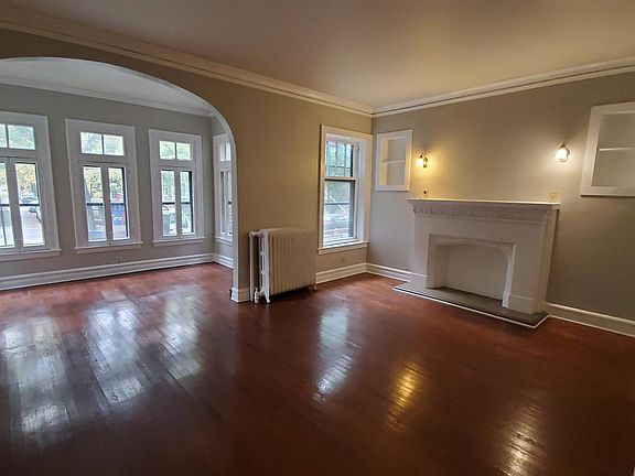 3rd image of 1226 W Arthur Ave #1