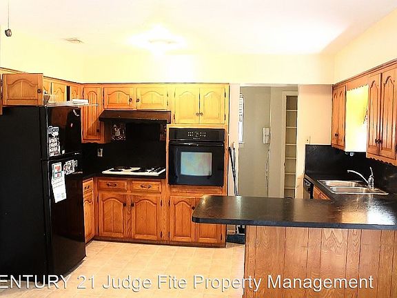 4th image of 6020 Cedar Glen Dr