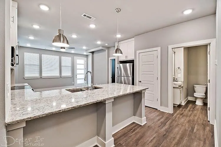 1701 W Deane St — Photo 8