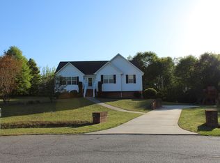 100 Lois Reich Ct, Lexington, NC 27295