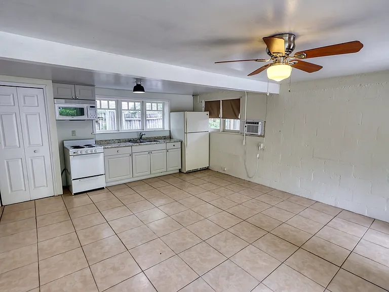3035 Melton St N #1/2 — Photo 12