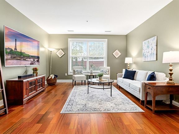 2nd image of 248 Albion St APT 215