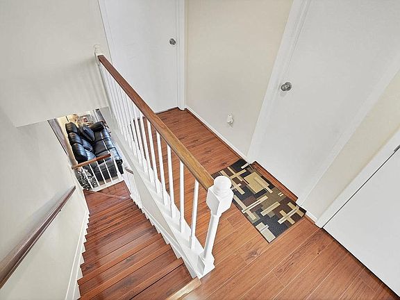 2nd image of 2910 Grants Lake Blvd