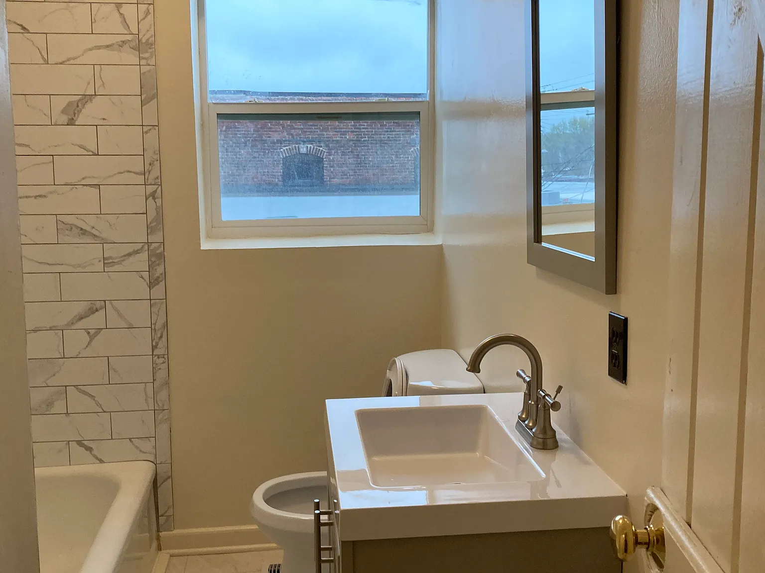 18 N Main St — Photo 1