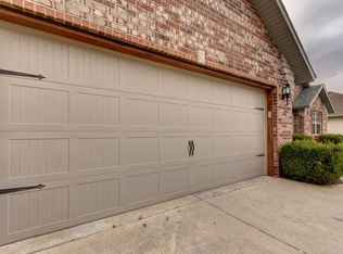294 Park Cir, Sparta, MO 65753