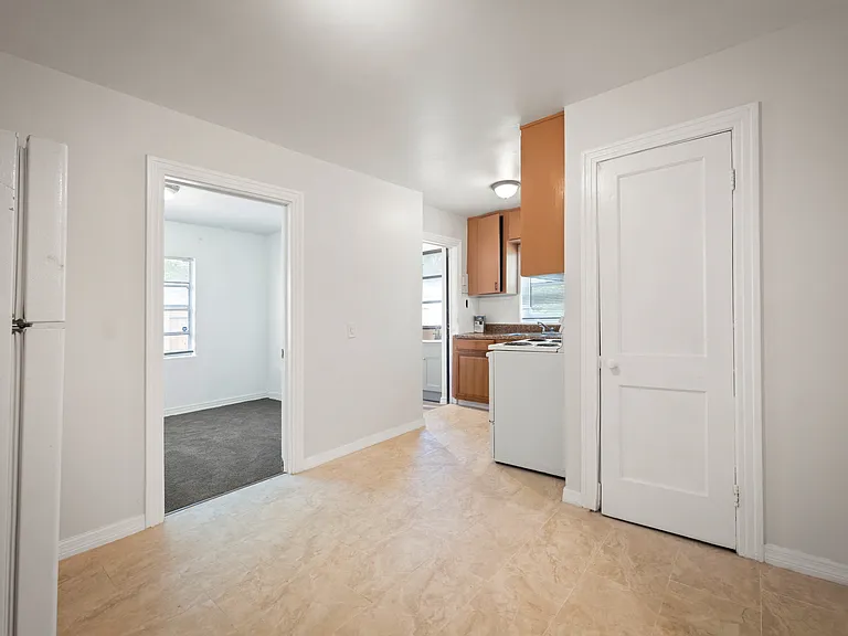 1029 W 25th St — Photo 27