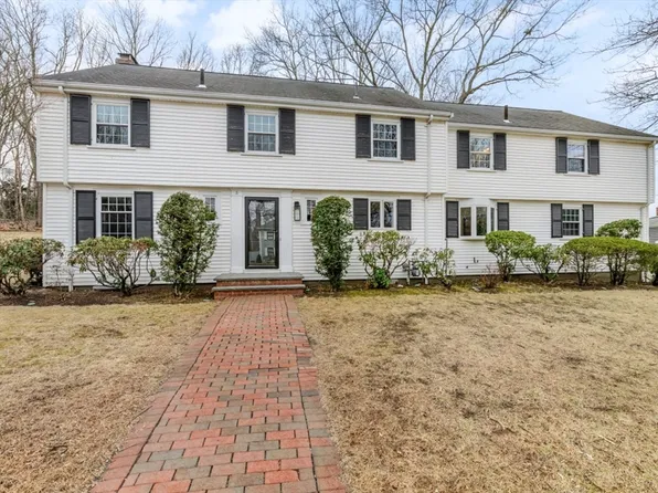 3 Dukes Rd, Wellesley, MA 02481