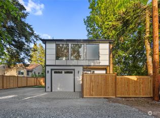 9009 Dayton Ave N, Seattle, WA
