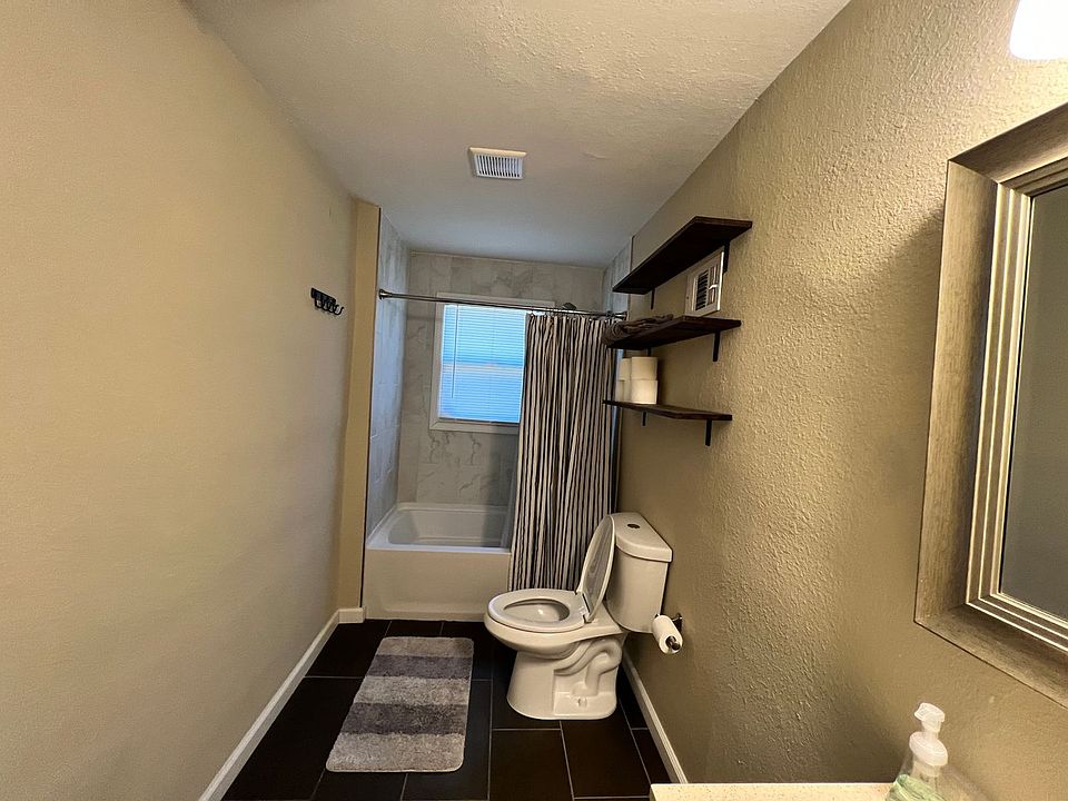 1st image of 6251 Glenoak Dr