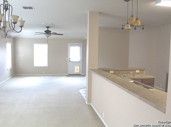 5th image of 5216 Columbia Dr