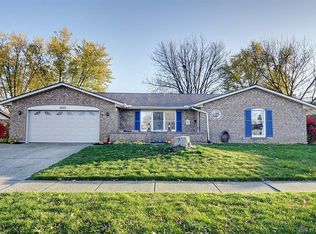 4022 Woodridge Dr, Englewood, OH 45322