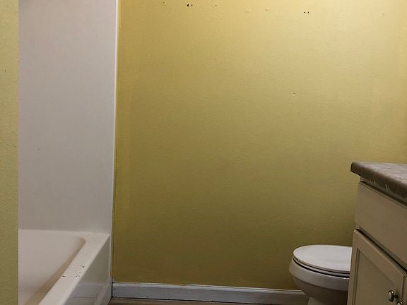 4th image of 2026 N Roberts Cir #A