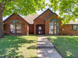 7100 Starnes Rd, North Richland Hills, TX 76182