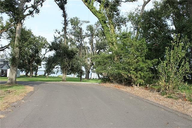 2nd image of Strait Dr