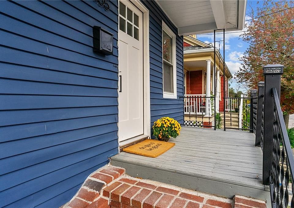 1st image of 165 Bartlett Ave
