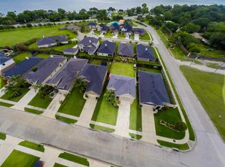 5043 Gulf Stream Ln, Bacliff, TX 77518