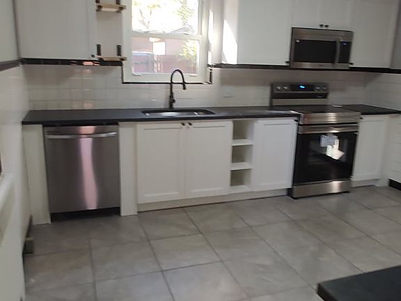 3rd image of 1601 Pasadena Ave