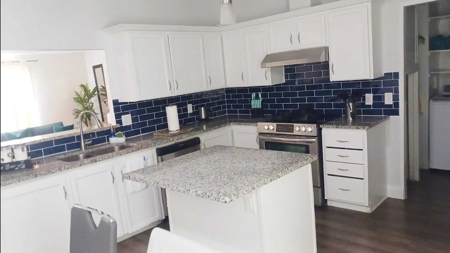 3 bed, 2.0 bath, $4,349 — Photo 4