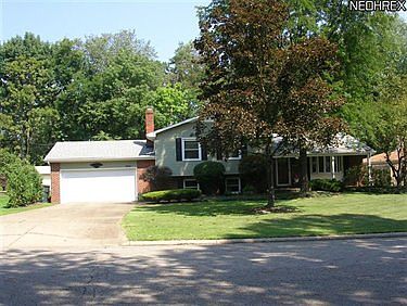 1st image of 2721 Dartmoor Dr NE