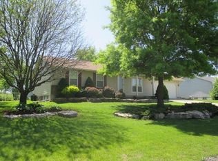 912 Westbrook Dr, Warrenton, MO 63383