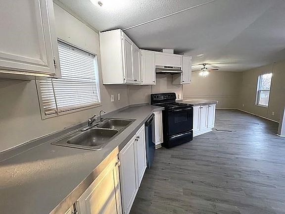 3rd image of 2202 Railroad Blvd