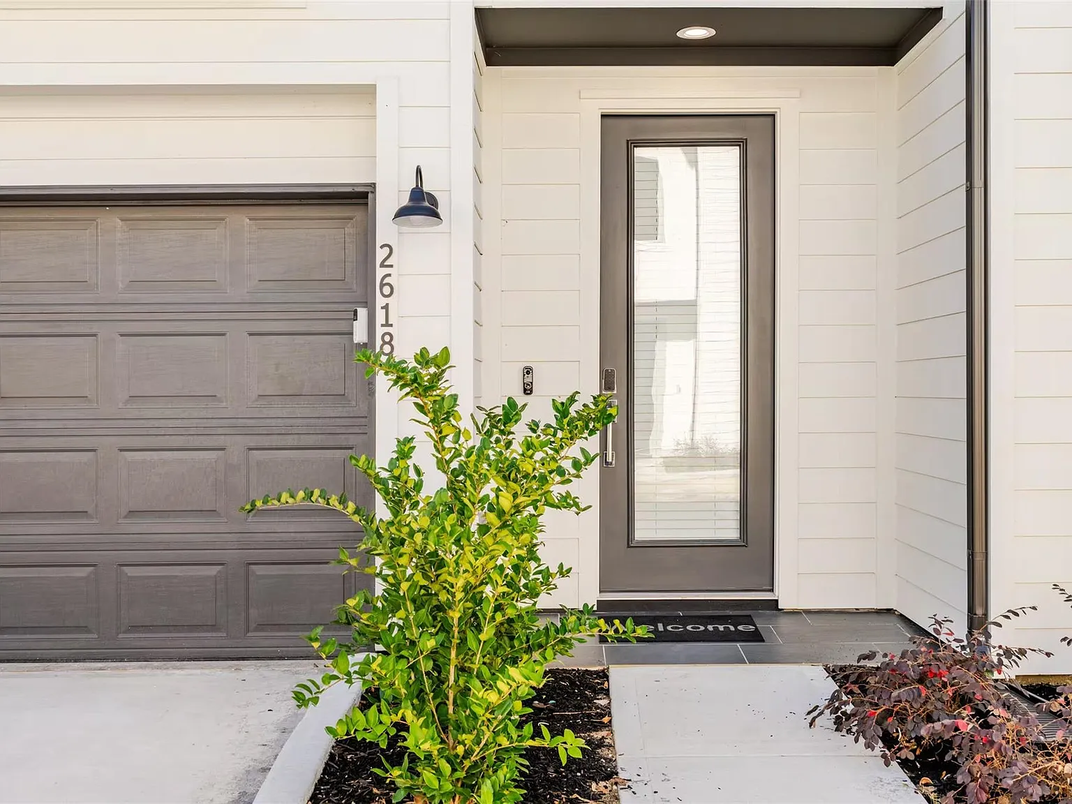 3 bed, 2.5 bath, 1553 sqft, $2,300 — Photo 2