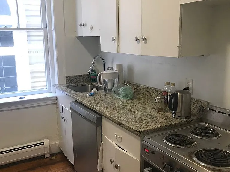 256 Bradley St — Photo 6